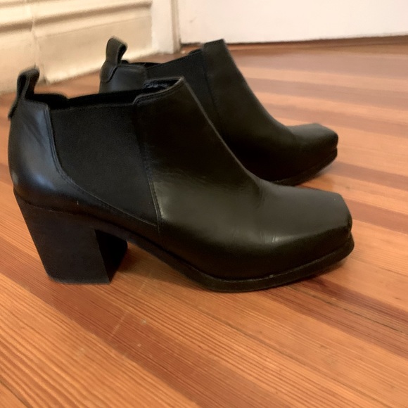 Intentionally Blank Bootie Square Toe - Picture 3 of 4